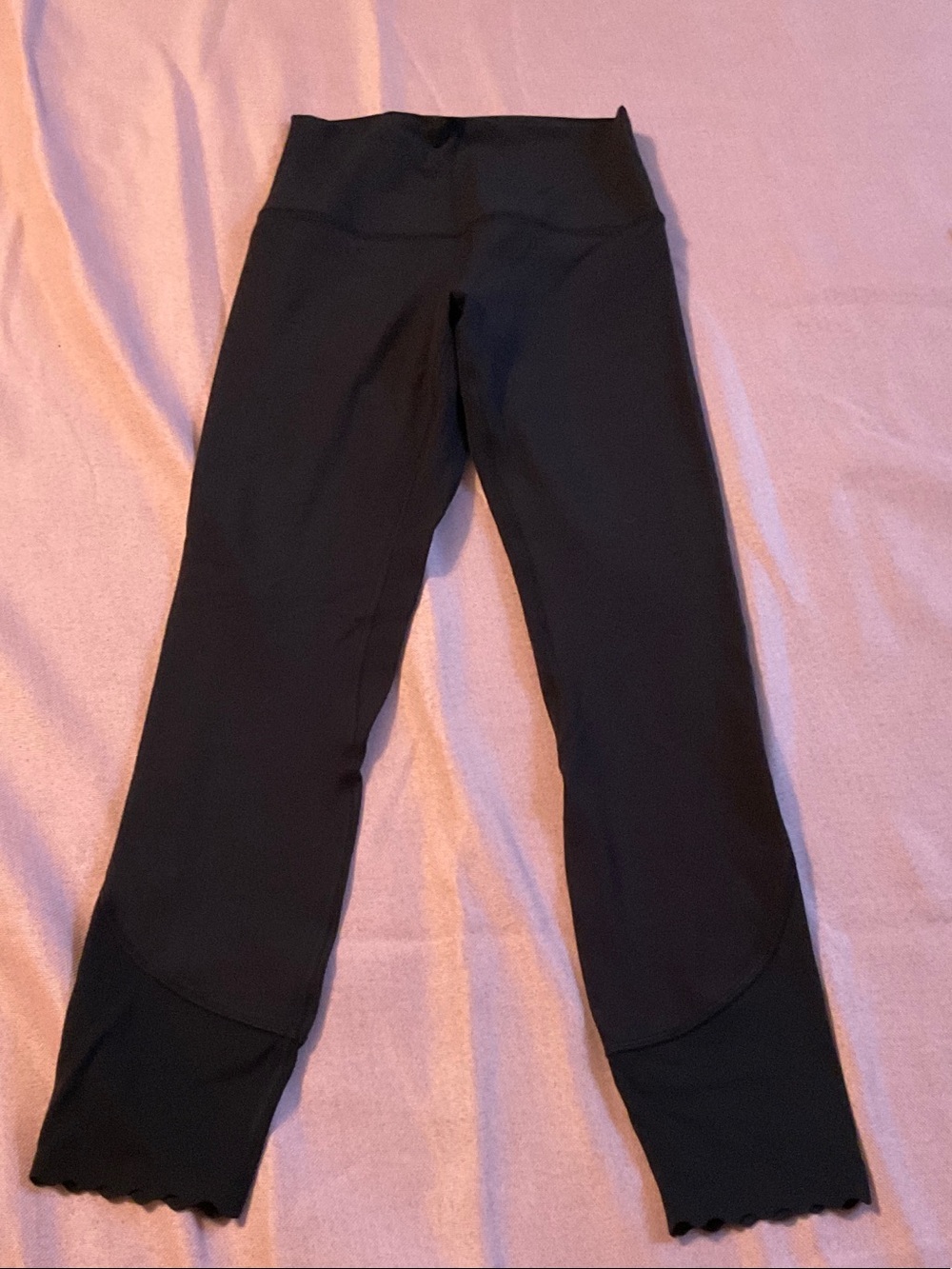 lululemon athletica Black Women's Leggings with Scallop Hem